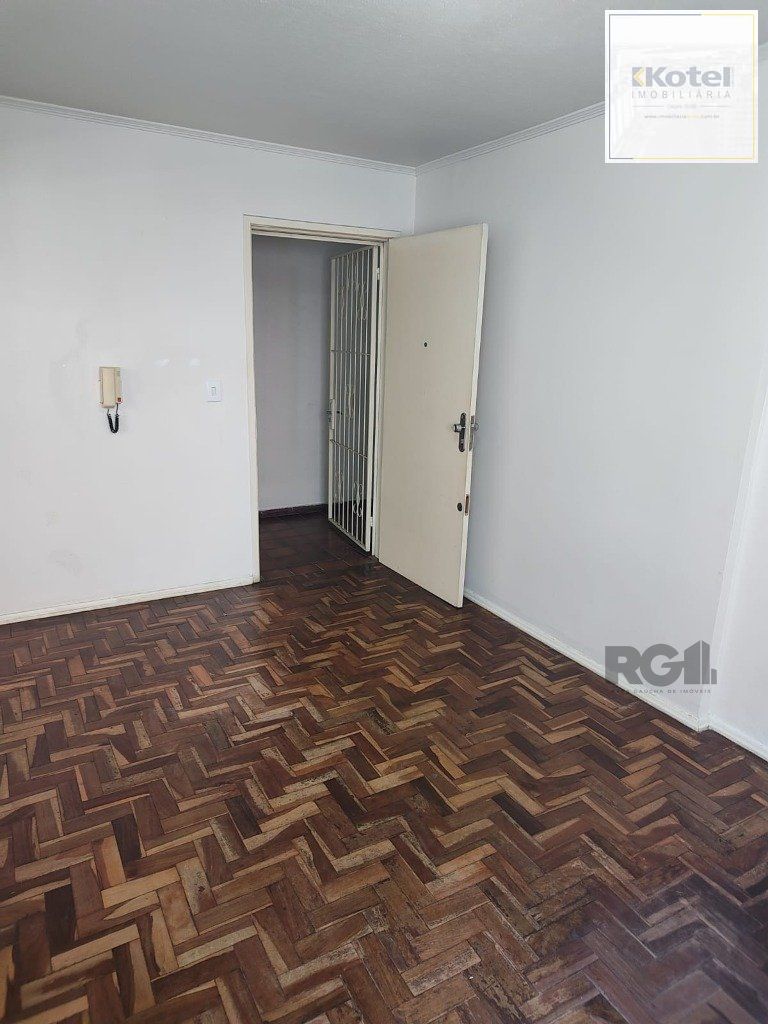 Apartamento 1Dormitório desocupado  na Venâncio Aires piso parquêt ensolarado área de serviço ac financiamento FGTS