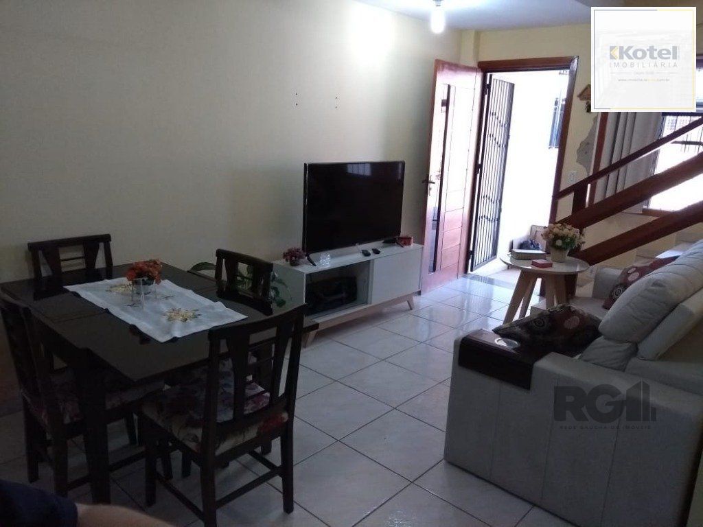 Amplo Sobrado 74 Metros Quadrados 2 dormitórios, Lavabo, vaga coberta, churrasqueira, Fátima, Cachoeirinha.