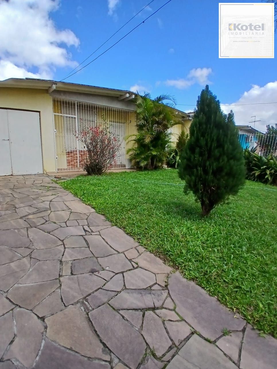 Ampla casa com patio no bairro Rubem Berta . — foto 2