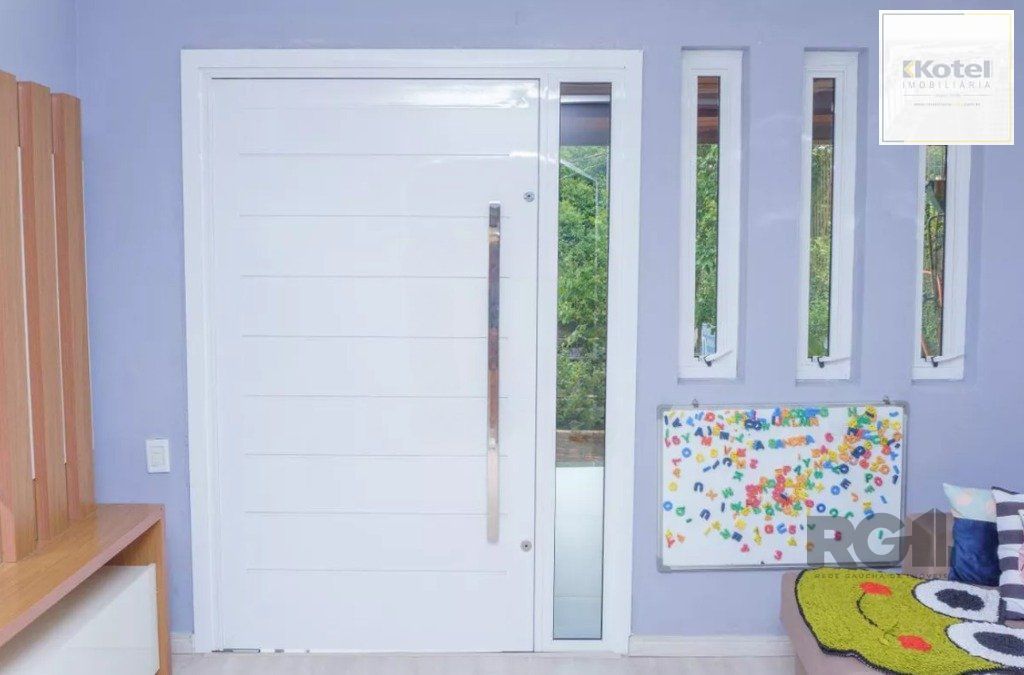 Casa 164m², 3 dormitórios, 3 vagas no bairro Jardim Carvalho