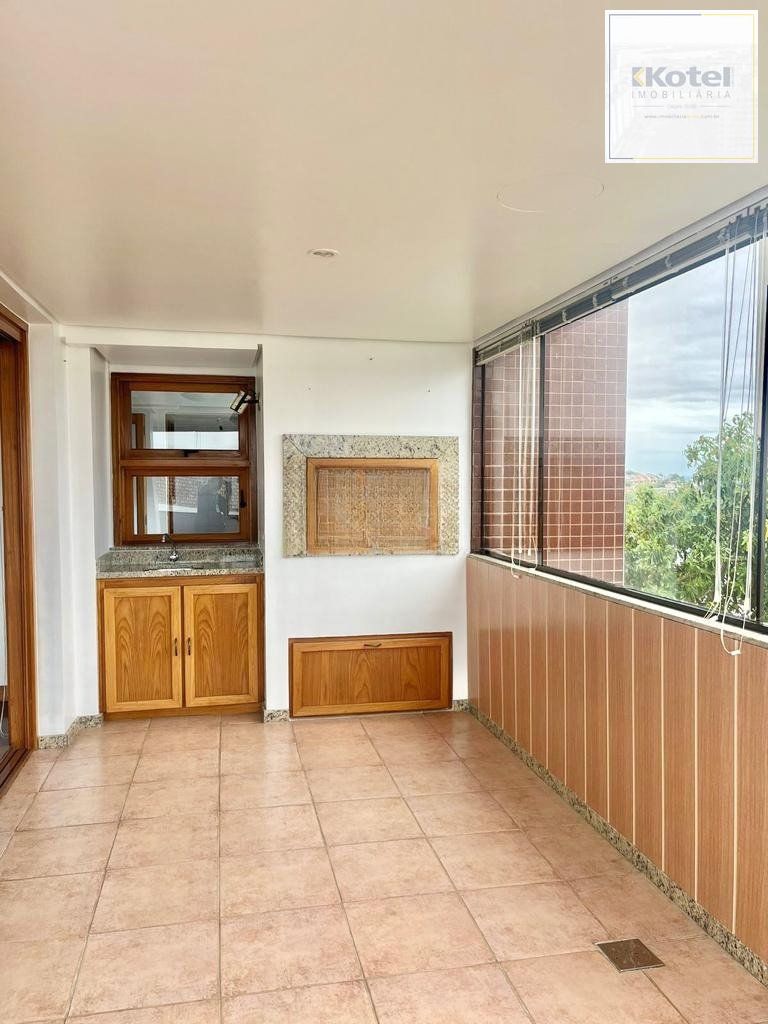 Apartamento de 4 dormitórios e 184m² à venda em Menino Deus, Porto Alegre. — foto 5