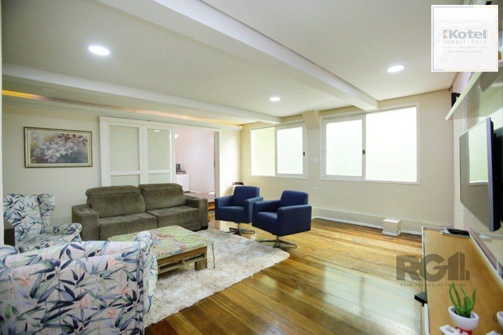 Excelente casa de 235m² com 4 dormitórios e 3 vagas no bairro Azenha. — foto 2