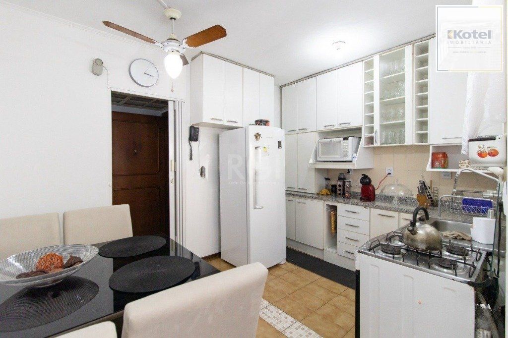 Apartamento de 77m², Bairro Menino Deus