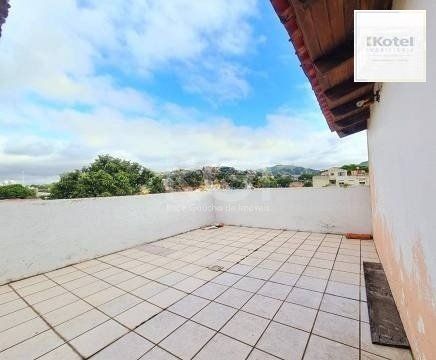 Casa de 388m² com  3 quartos. — foto 4