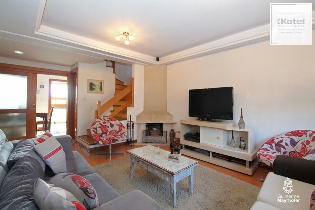 Ampla casa de 175 m² com 3 dormitórios e 3 vagas de garagem