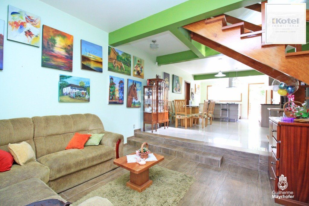 Casa para Venda - 240m², 4 dormitórios, sendo 3 suites, 6 vagas - Jardim Sabará