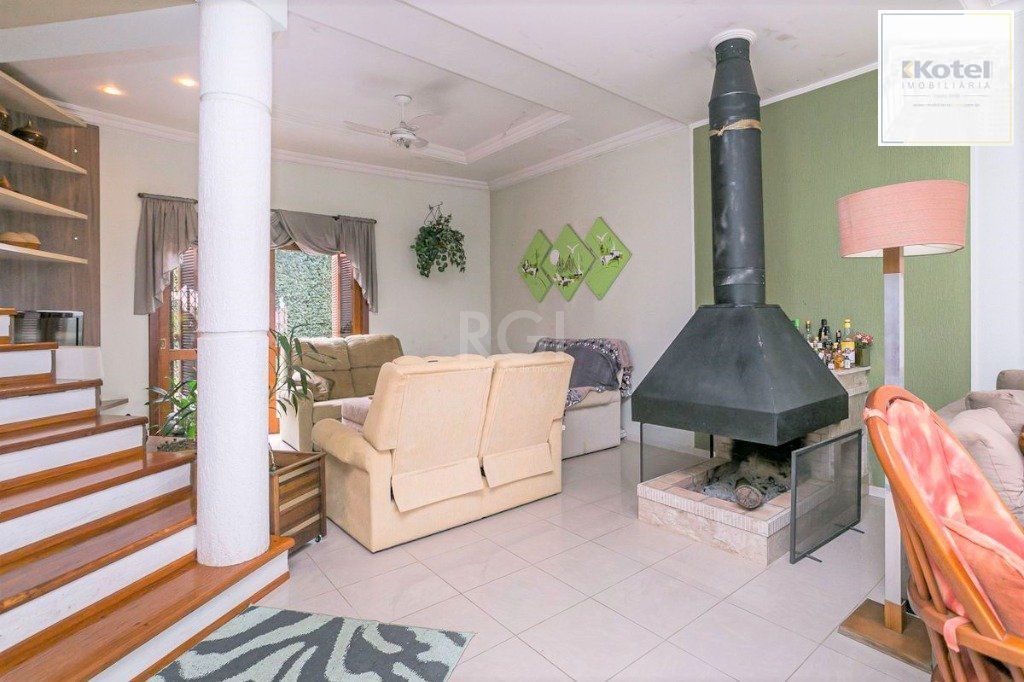 Casa para Venda - 279m², 3 dormitórios, sendo 1 suites, 4 vagas - Teresópolis — foto 5