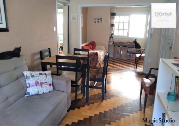 Apartamento 02 dormitórios, de frente Menino Deus