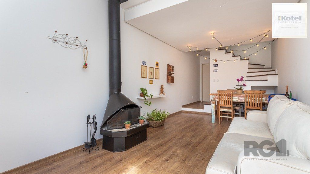 Casa em condomínio de 109m² - 3 dormitórios, 1 suíte e 1 vaga no bairro Teresópolis — foto 2