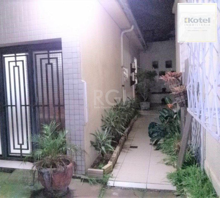 Casa para Venda - 159m², 3 dormitórios, 3 vagas - Menino Deus