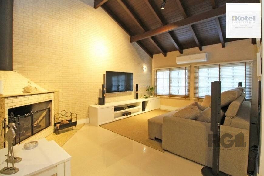 Casa 245m² - 3 dormitórios, 4 vagas no bairro Cavalhada — foto 2