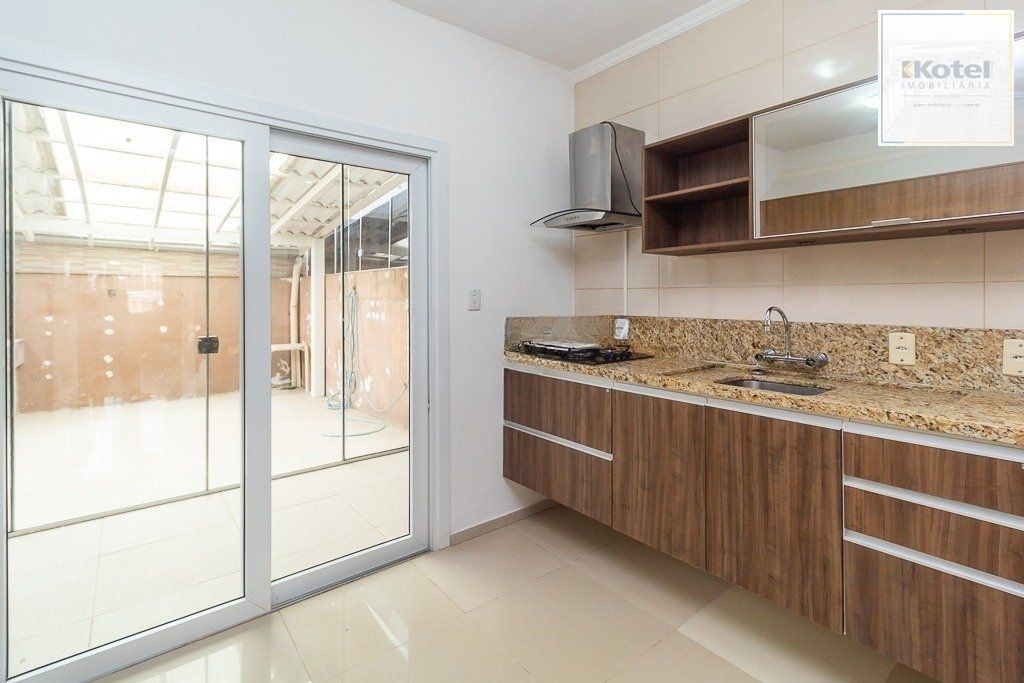 Casa de 2 dormitórios no Bairro Guarujá - Porto Alegre — foto 5