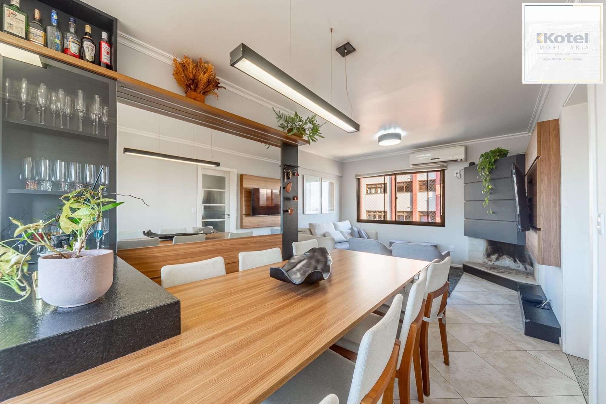 Apartamento de 3 dormitorios á venda em Petrópolis, Porto Alegre.