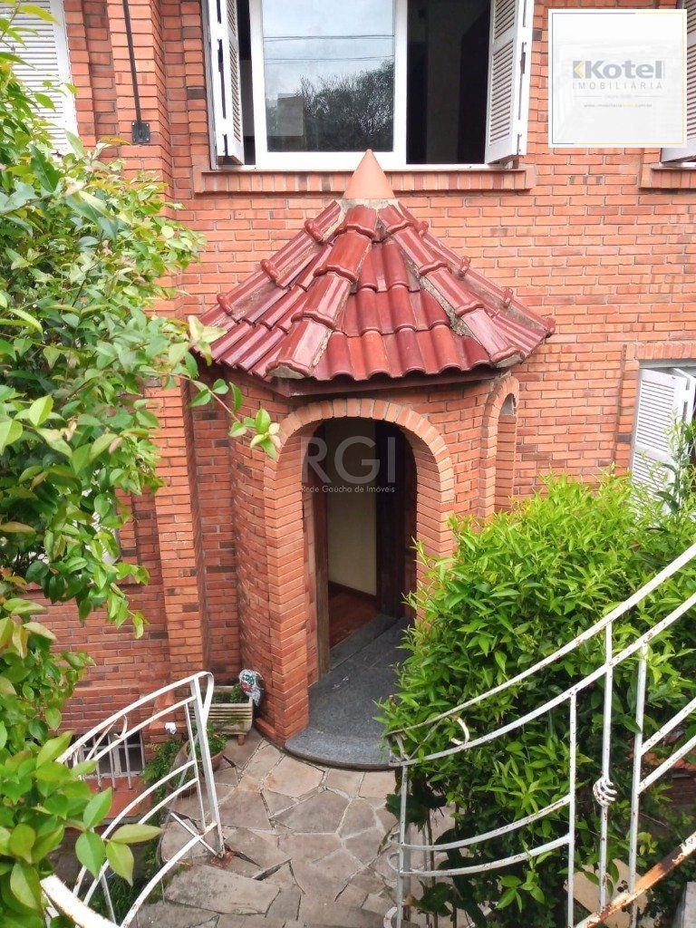 Casa para Venda - 256.87m², 3 dormitórios, sendo 1 suites, 2 vagas - Teresópolis — foto 3