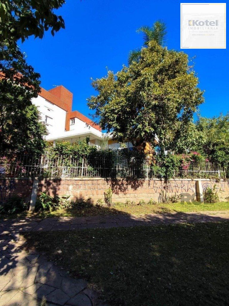 Excelente casa de 290m² com 4 dormitórios e 4 vagas