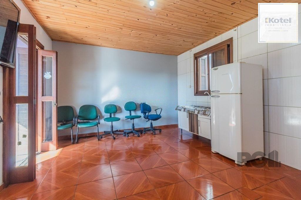 Casa com 4 dormitórios no bairro Santa Maria Goretti
