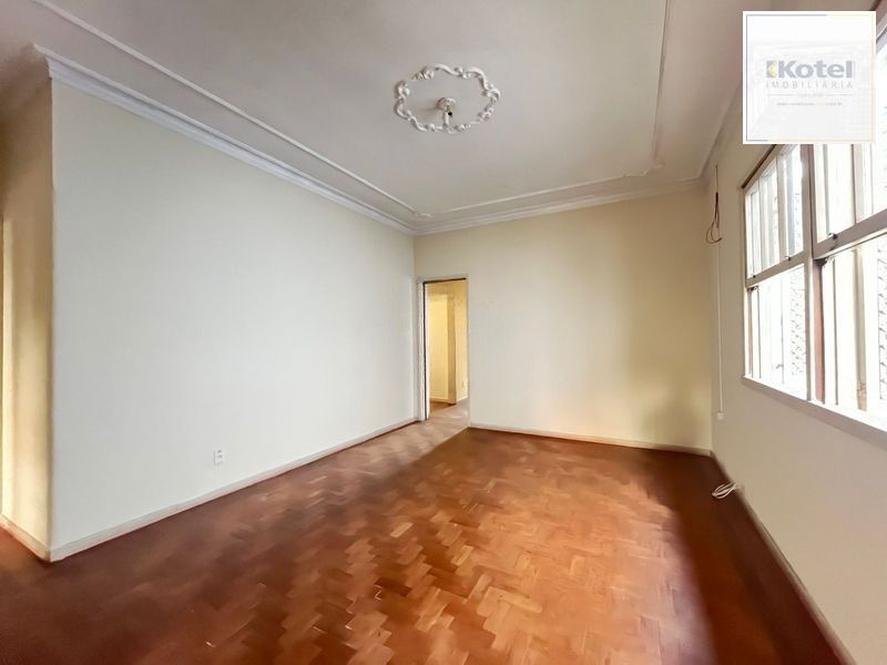 Casa 4 dormitórios no bairro Rio Branco em Porto Alegre para Alugar