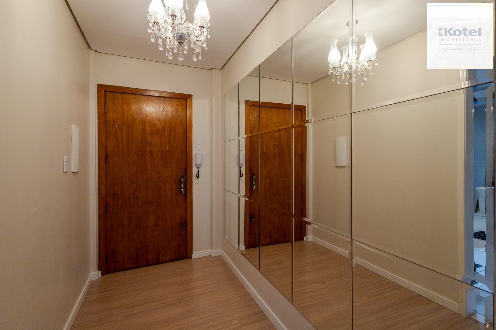 Apartamento de 80 m²semi mobiliado, 3 dormitórios e 1 suíte no Centro Histórico