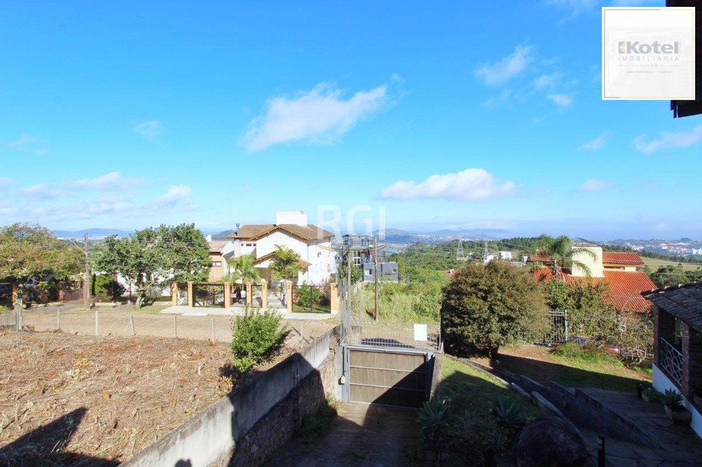 Casa para Venda - 269.06m², 4 dormitórios, sendo 2 suites, 5 vagas - Teresópolis — foto 4