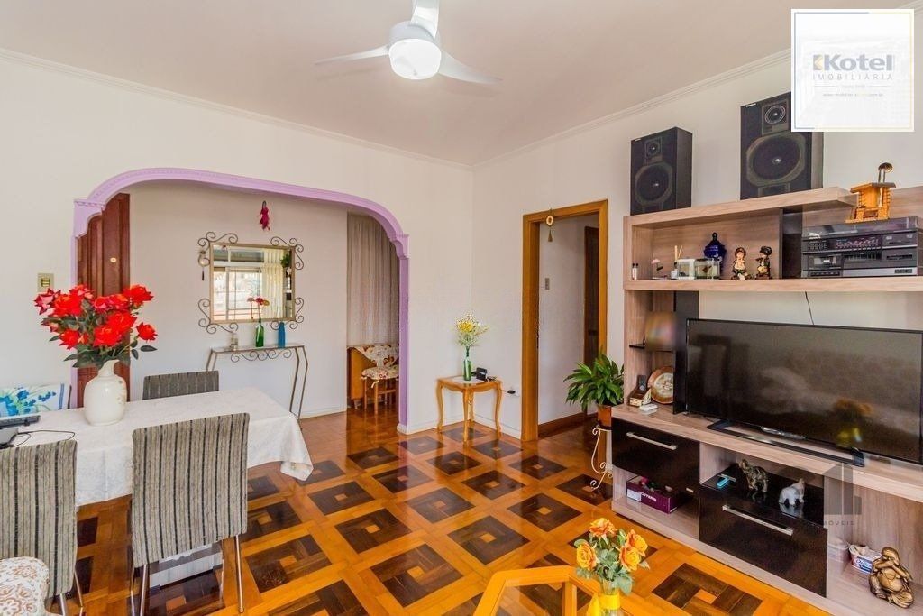 Excelente apartamento de 88m² com 3 dormitórios e sacada.