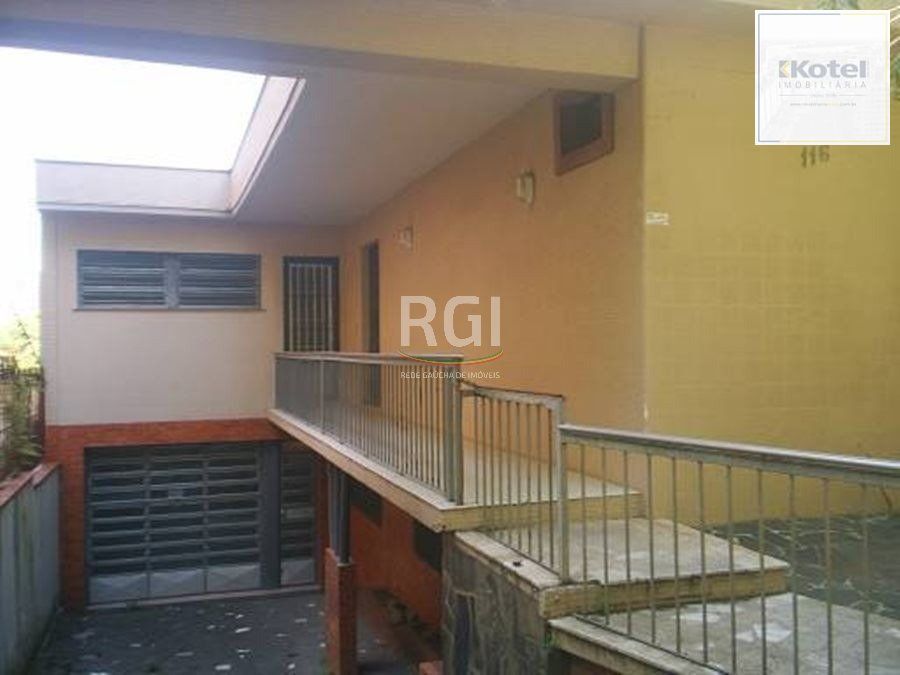 Casa para Venda - 250m², 3 dormitórios, 2 vagas - Petrópolis — foto 3