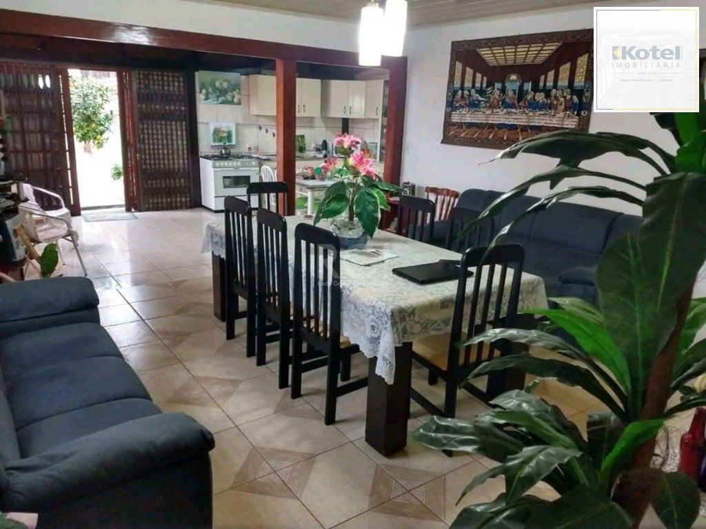 Casa para Venda - 320m², 4 dormitórios, 2 vagas - Vila Nova