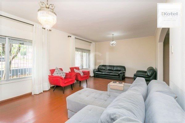 Casa para Venda - 238.35m², 4 dormitórios, sendo 1 suites, 2 vagas - Nonoai — foto 3