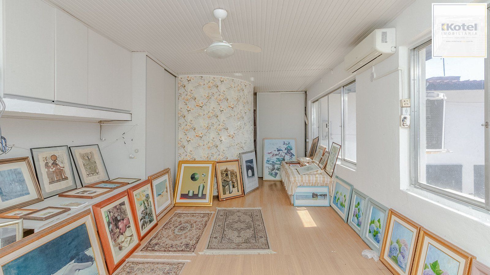 Excelente casa de 308 m² com 4 suítes e 4 vagas de garagem. — foto 2