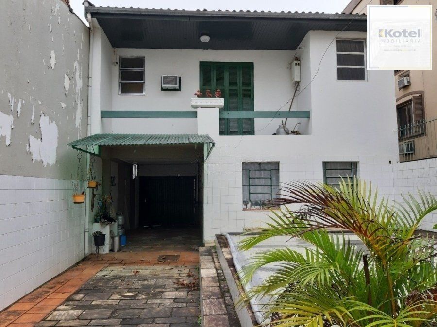 Casa de 130m² com 3 dormitórios no bairro Jardim Botânico.