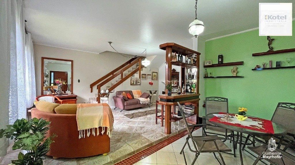 Casa com 3 dormitórios no bairro Jardim Itu, Porto Alegre