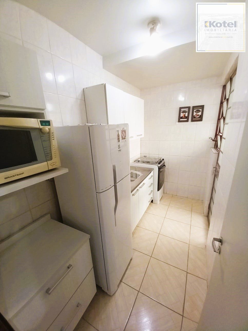 Apartamento de 01 dormitorio com vaga de garagem no bairro Menino Deus-Porto Alegre /RS