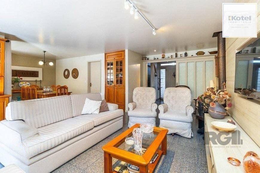 Casa para Venda - 235m², 4 dormitórios, sendo 1 suites, 2 vagas - Azenha — foto 3