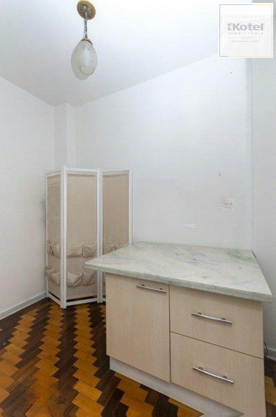 Apartamento de 3 dormitórios à venda no Bairro Centro Histórico - Porto Alegre