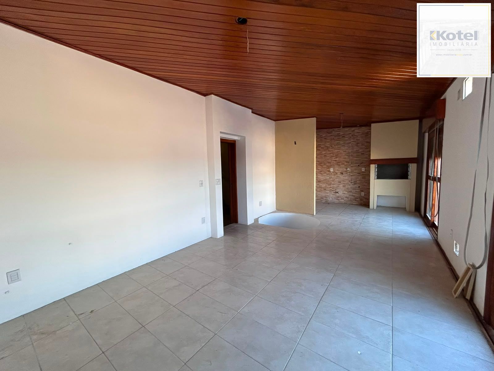 Apartamento 2 dormitórios no bairro Medianeira em Porto Alegre para Alugar