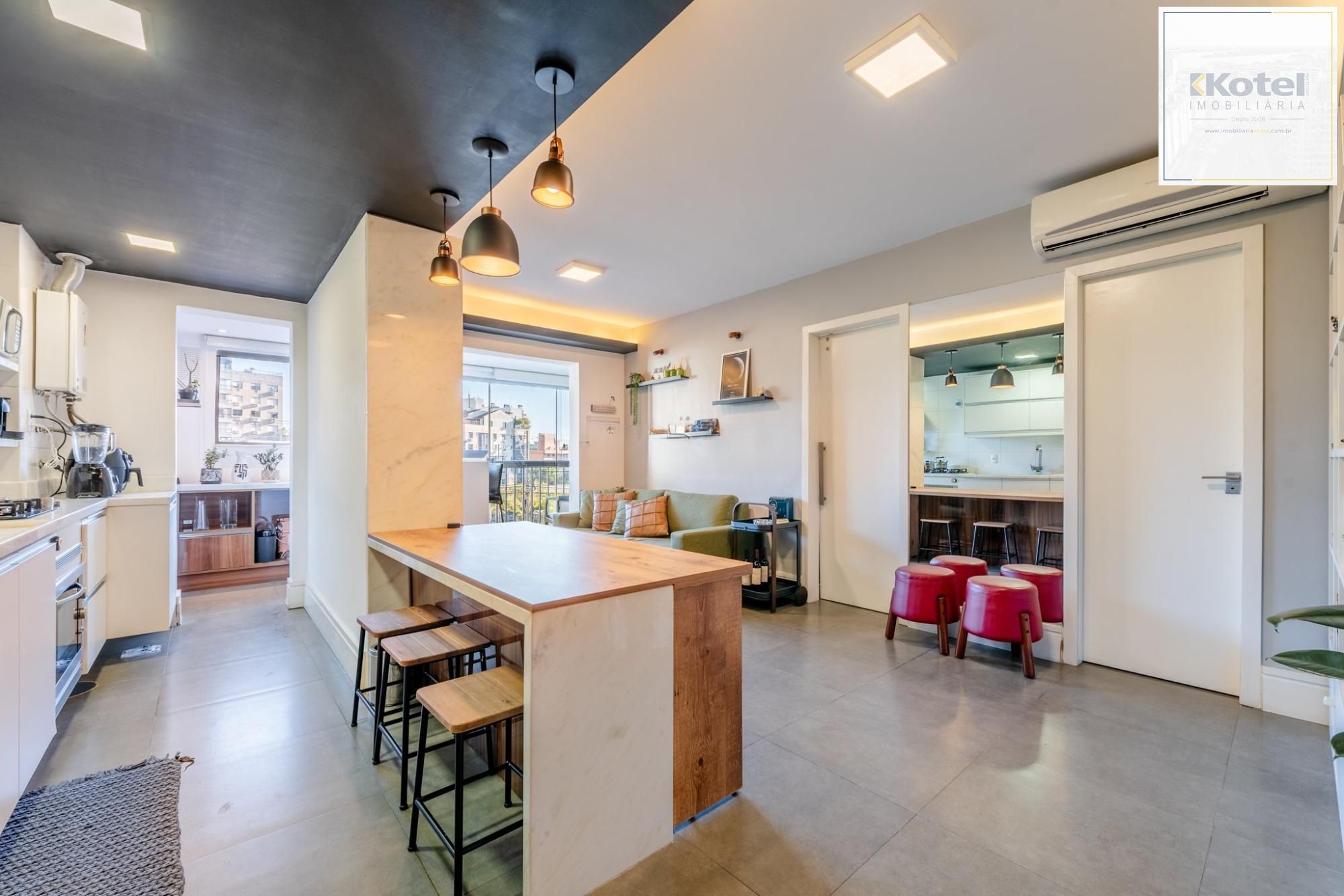 Apartamento de 1 dormitório á venda em Três Figueiras, Porto Alegre.