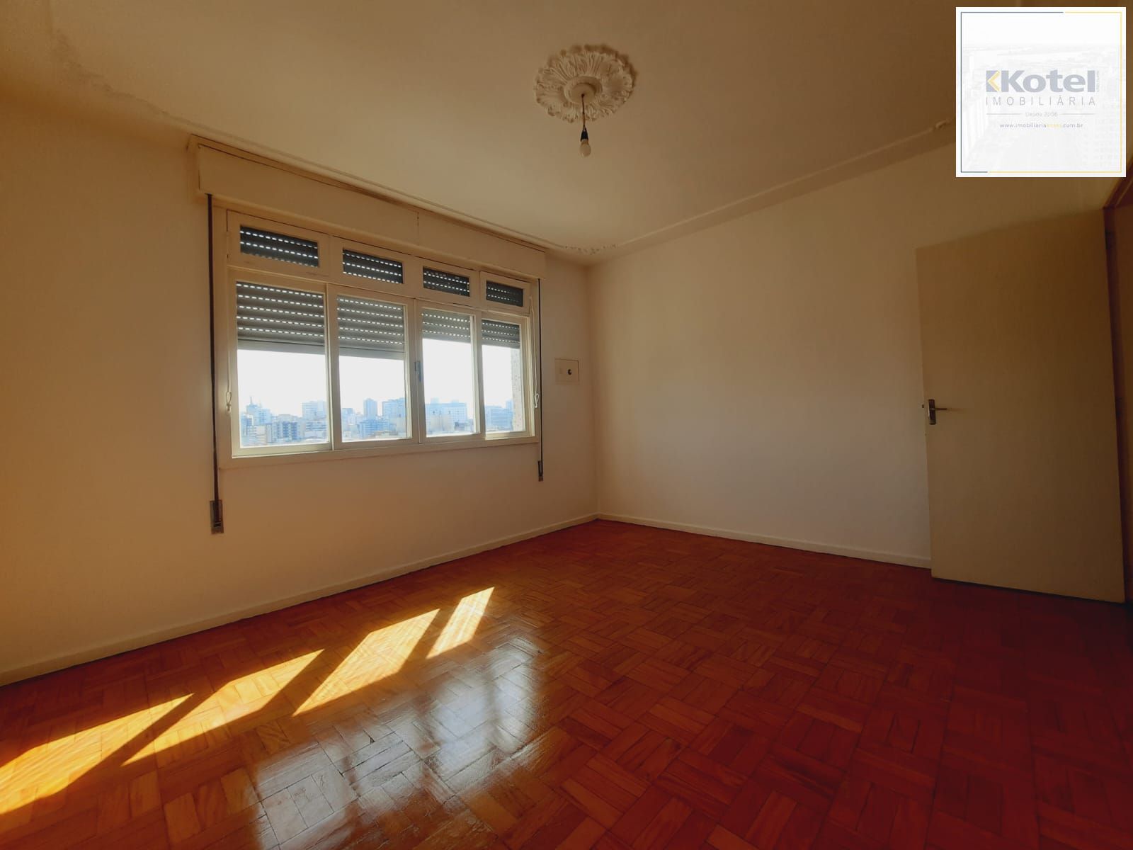 Apartamento 3 dormitórios no bairro Cidade Baixa/ Porto Alegre. — foto 3