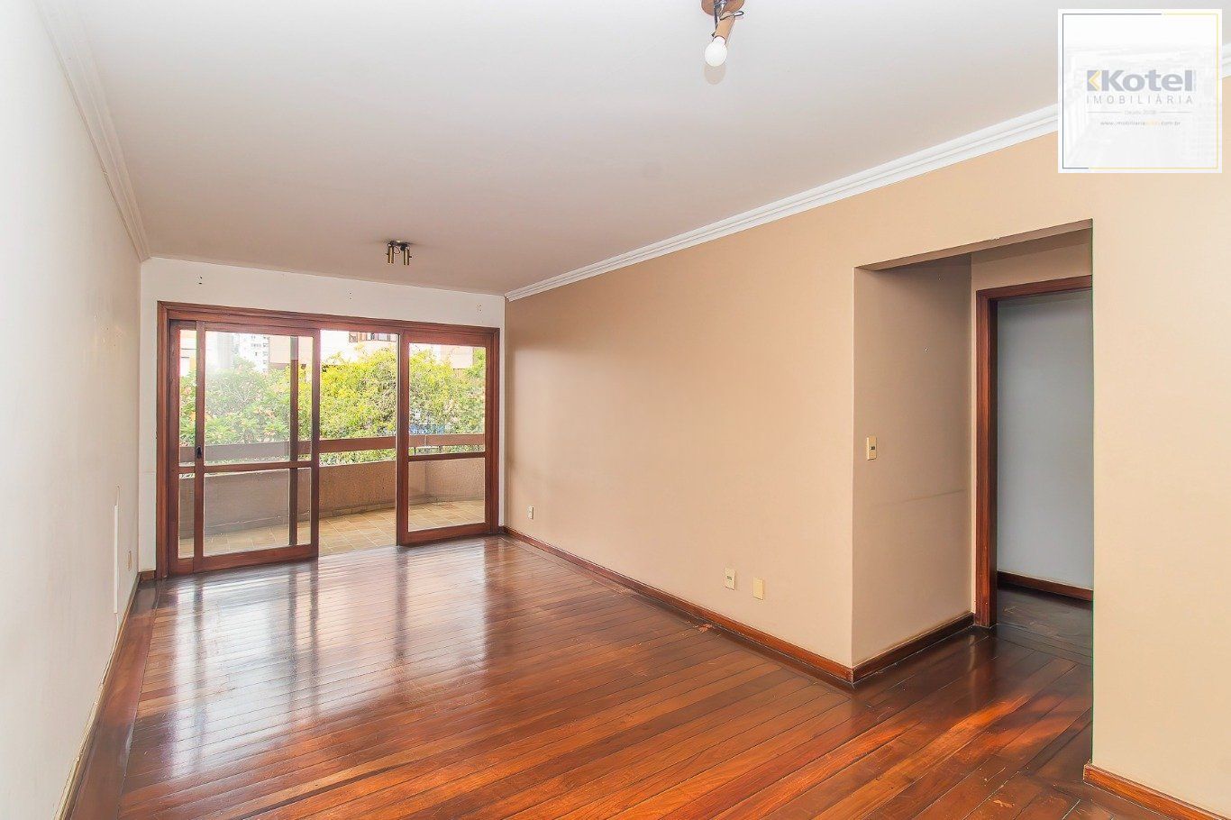 Apartamento de 2 dormitórios e 94m² à venda em Petrópolis, Porto Alegre. — foto 2