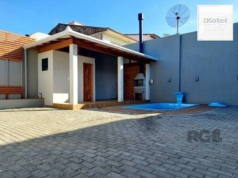 Excelente casa de 85m² com 2 dormitórios, piscina e 6 vagas.