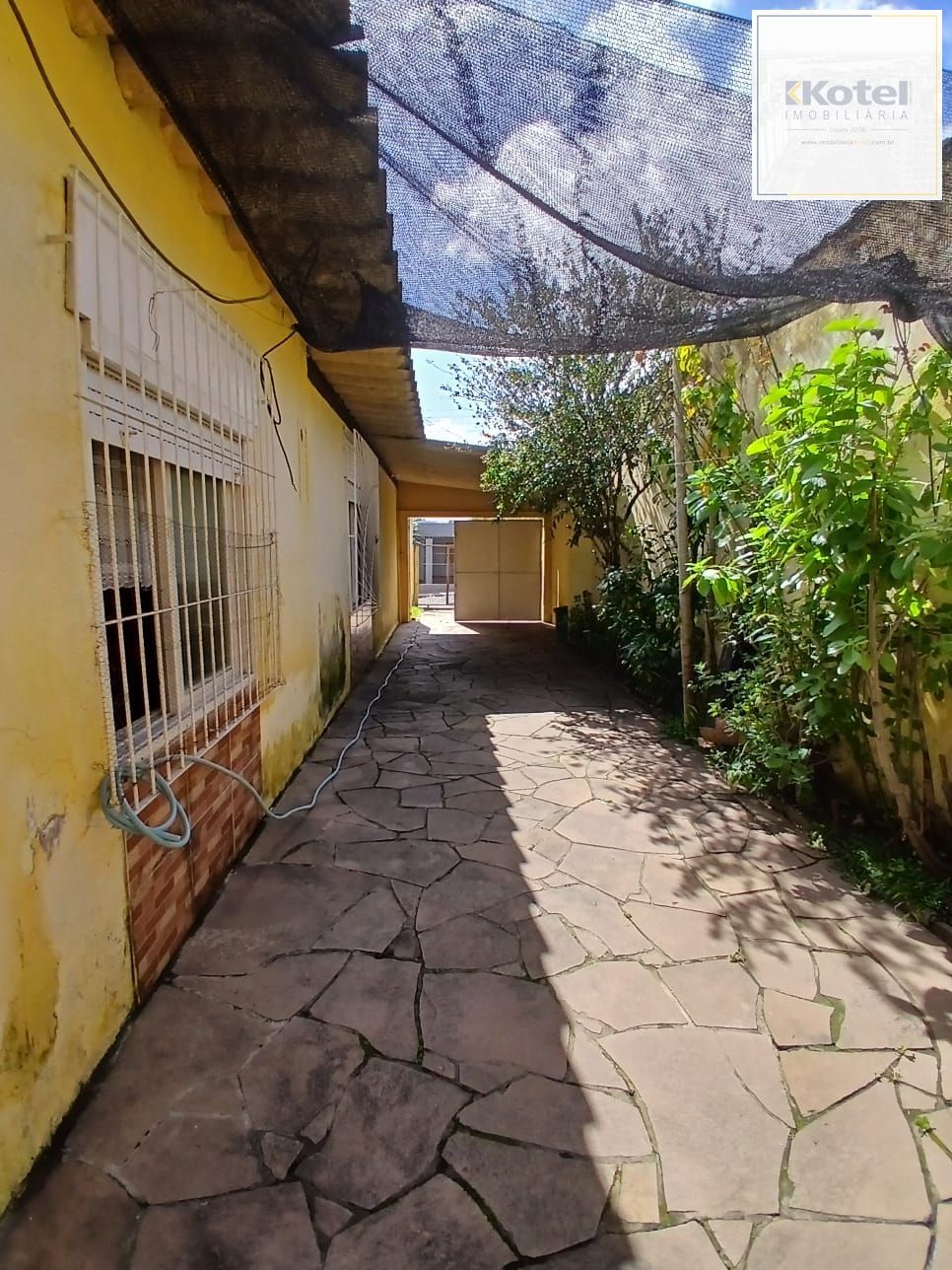 Ampla casa com patio no bairro Rubem Berta . — foto 4