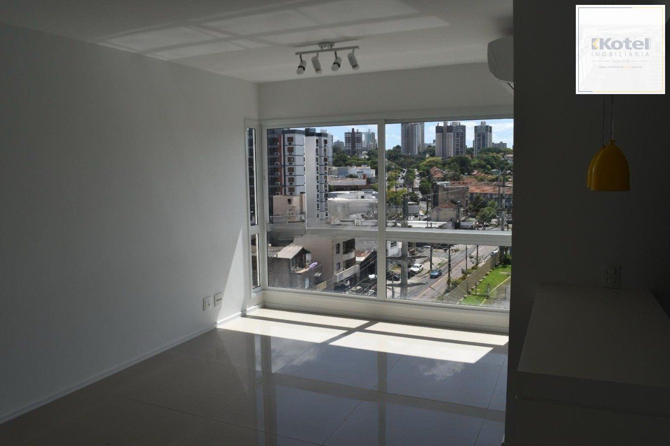Apartamento com 3 quartos e 79m² à venda em Passo da Areia, Porto Alegre. Rua Bezerra De Menezes, Passo Da Areia, Porto Alegre
