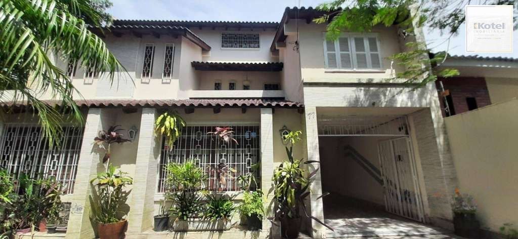 VENDE – AMPLA CASA RESIDENCIAL COM PISCINA E 5 VAGAS — foto 2