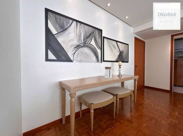 Apartamento amplo de 02 quartos com suite, 1 vaga no Menino Deus - Porto Alegre /RS