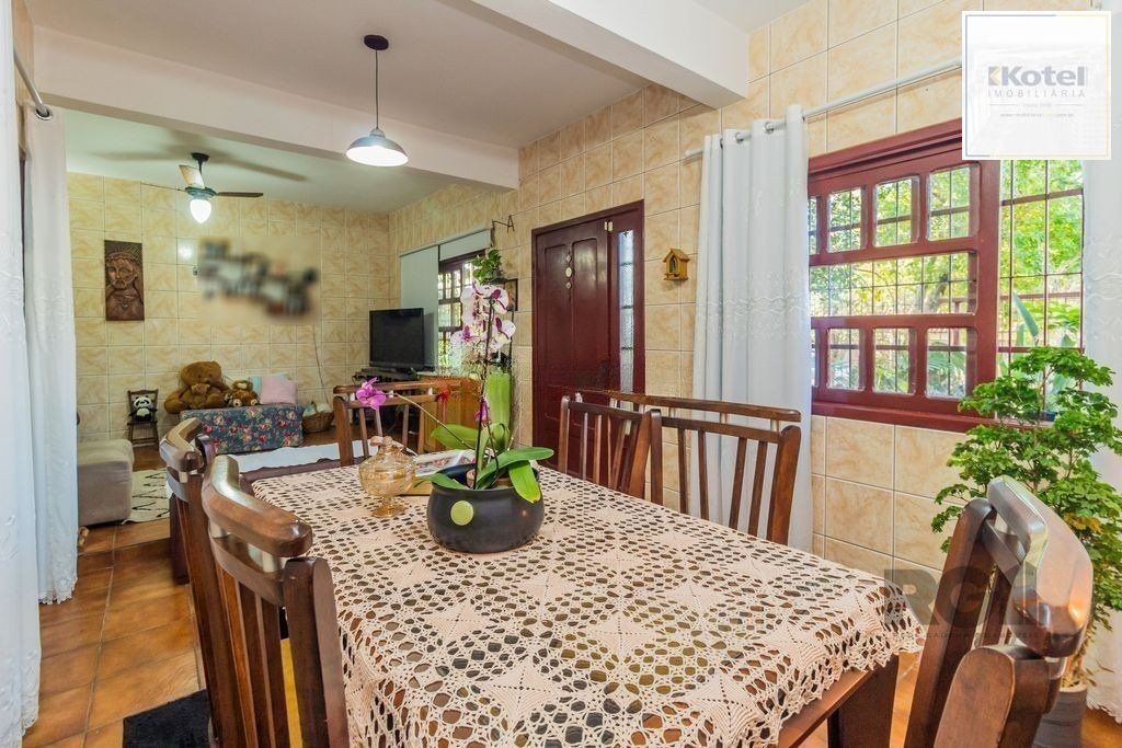Sobrado de 215m² - 4 dormitórios, 5 vagas no bairro Passo das Pedras — foto 4