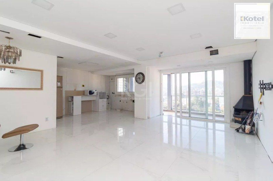 Casa para Venda - 377m², 4 dormitórios, sendo 2 suítes, 3 vagas - Teresópolis — foto 2