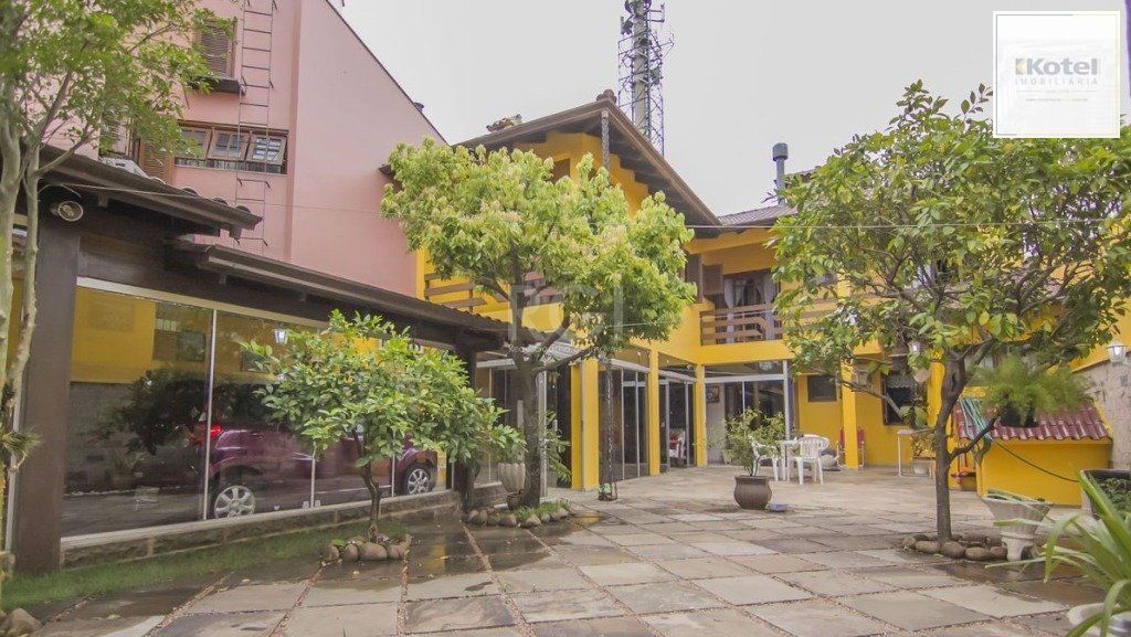 Casa para Venda - 252m², 3 dormitórios, sendo 1 suites, 3 vagas - Parque Santa Fé — foto 2