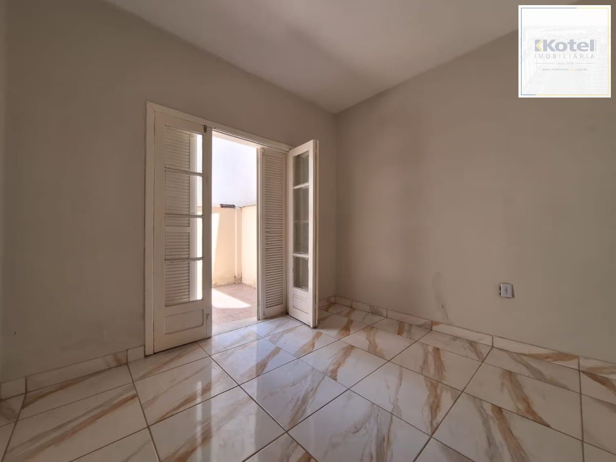 Apartamento de 2 dormitórios à venda em Praia de Belas, Porto Alegre.