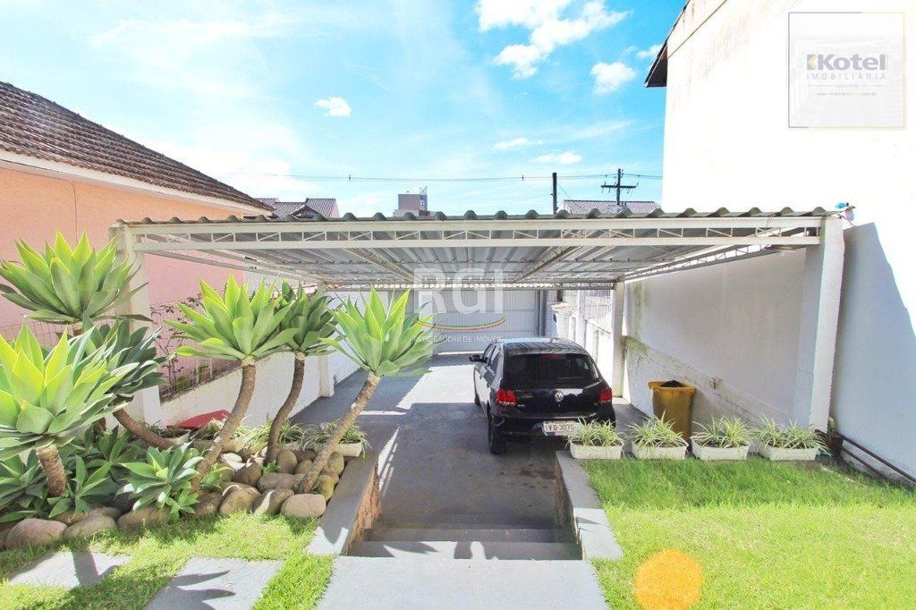 Casa para Venda - 260m², 5 dormitórios, sendo 2 suites, 4 vagas - Teresópolis — foto 4