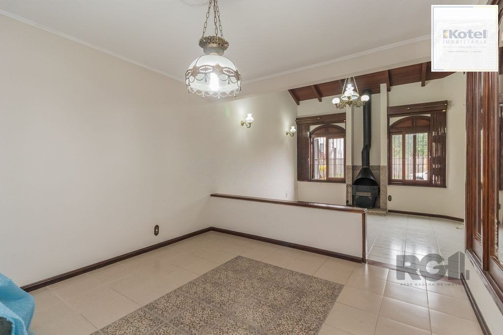 Casa com 287m², 5 dormitórios, piscina, 4 vagas no bairro Jardim Itu