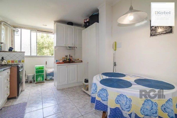 Apartamento com 2 dormitórios reversível para 3, e condomínio com portaria 24h, salão de festas, quadra e playground. Próximo à Orla e BarraShopping. — foto 5