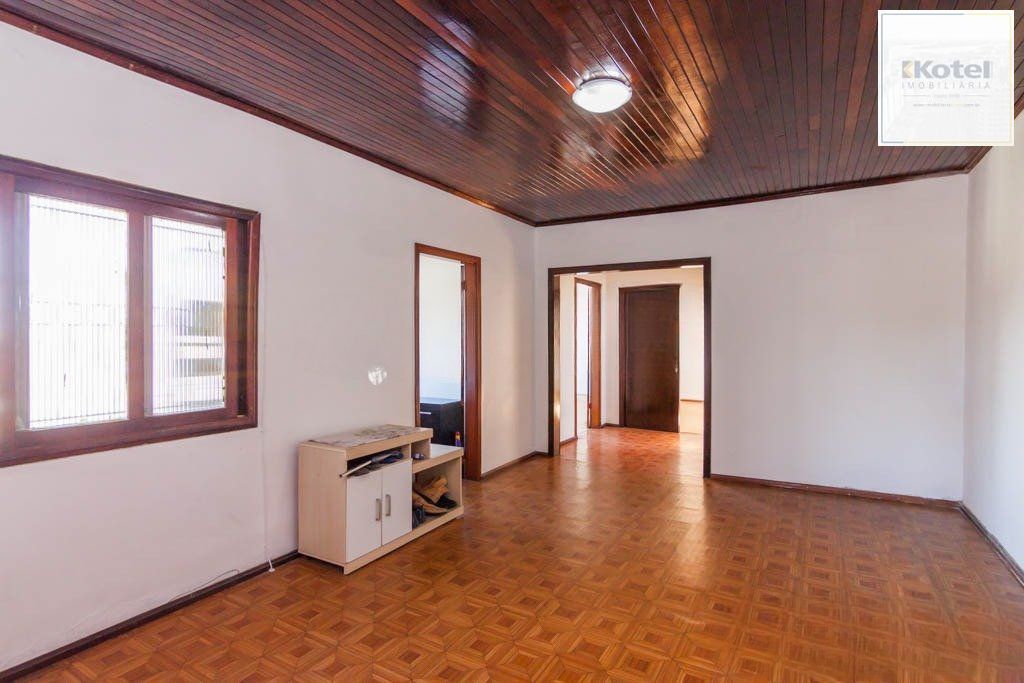 Casa com 3 quarto e 230m² à venda em Farrapos, Porto Alegre.